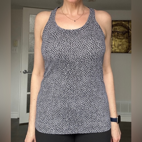 Lululemon racerback tank in size 10 - Picture 1 of 5